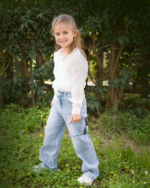 τζιν με λευκό σχέδιο στο πλάι